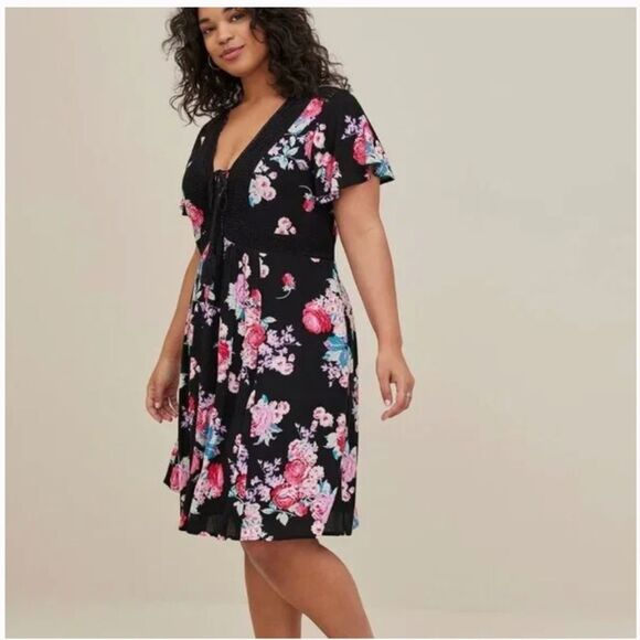 Torrid Mini Gauze Lace-Up Skater  Floral Print Dress Black size 3 3X - Picture 1 of 9